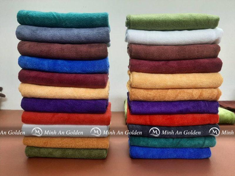 Khăn mặt từ microfiber thấm hút, kháng khuẩn tốt