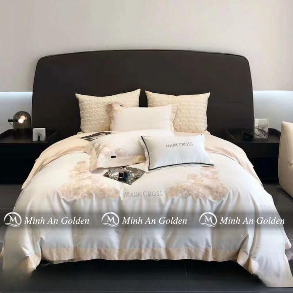 chan-ga-goi-lua-mark-cross