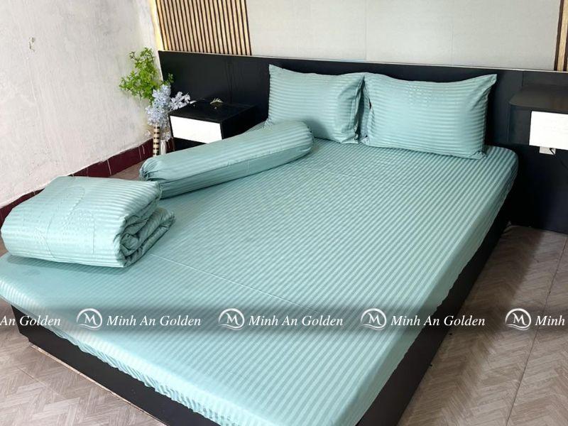 Bộ chăn ga gối Poly sọc 1 cm đường kẻ tinh tế, tạo cảm giác sang trọng