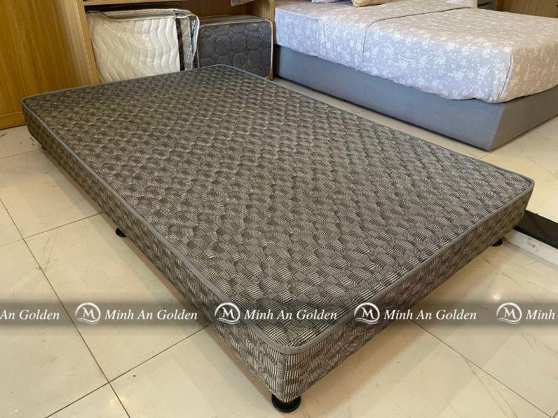 Bề mặt ván phản phẳng mịn giúp tăng tuổi thọ cho đệm Bề mặt ván phản phẳng mịn giúp tăng tuổi thọ cho đệm