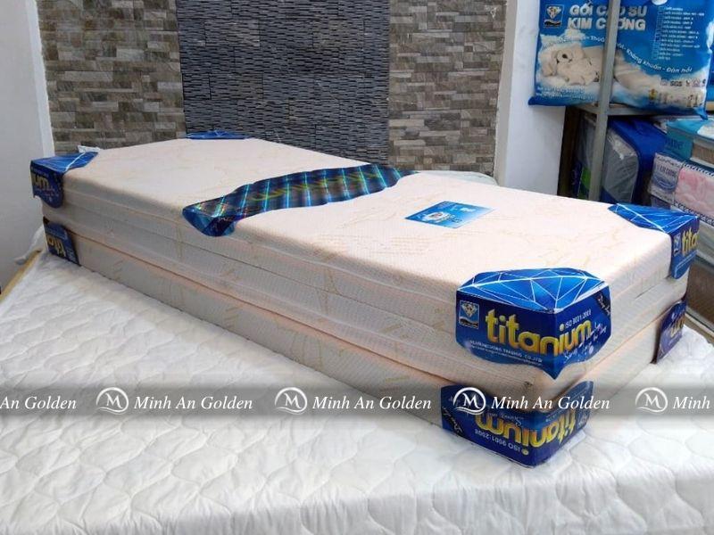Hình ảnh đệm Titanium gấp 3