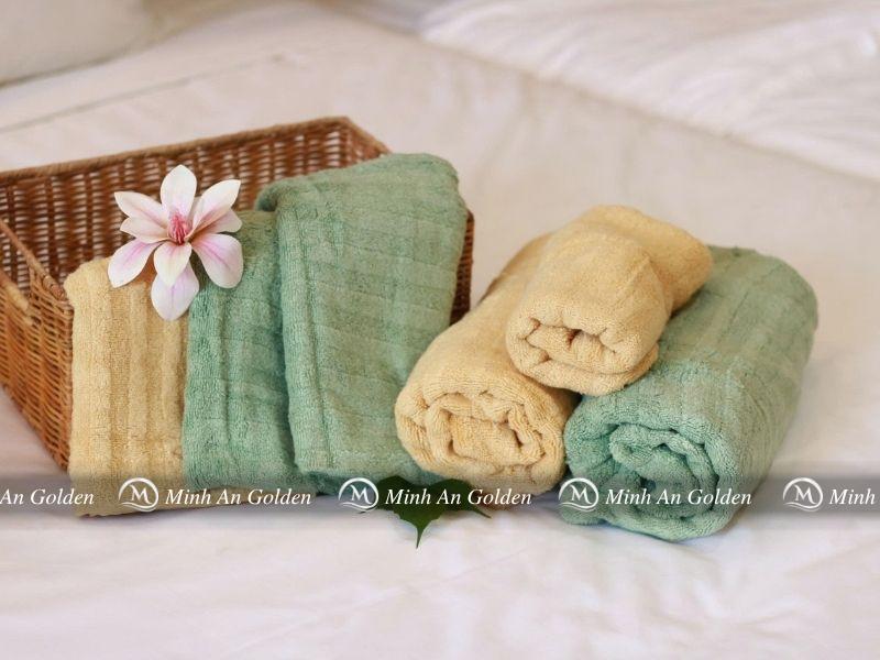 Khăn mặt kẻ sọc làm tự sợi tre có bề mặt mềm mại