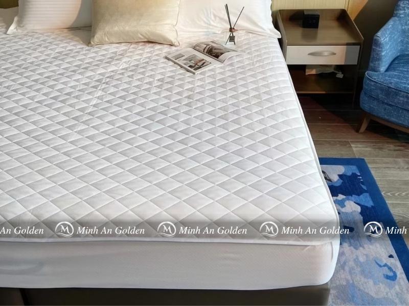 Tấm bảo vệ với kích thước tiêu chuẩn vừa vặn với đệm