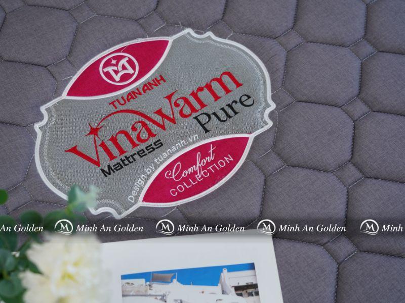 Cận cảnh bề mặt đệm Vinawarm Pure phẳng mịn