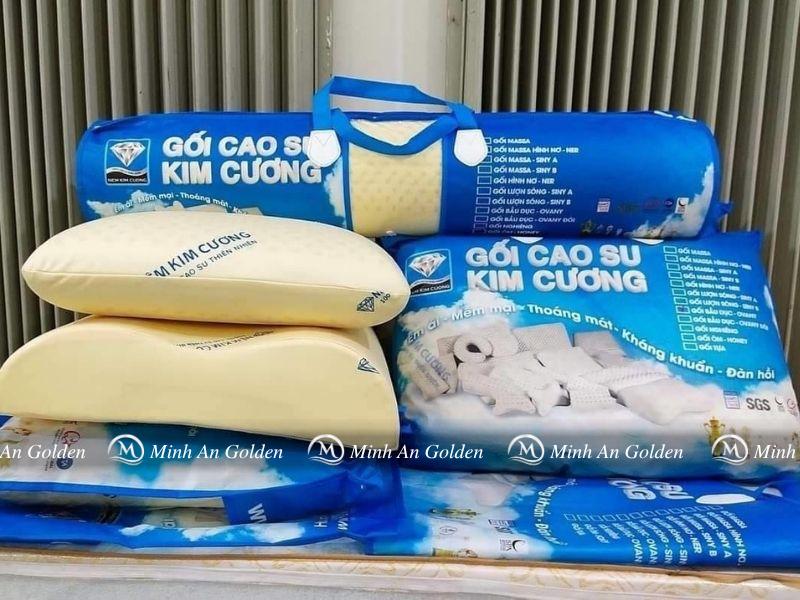 Cận cảnh ruột gối cao su thiên nhiên nguyên khối bề mặt mịn và đàn hồi cao