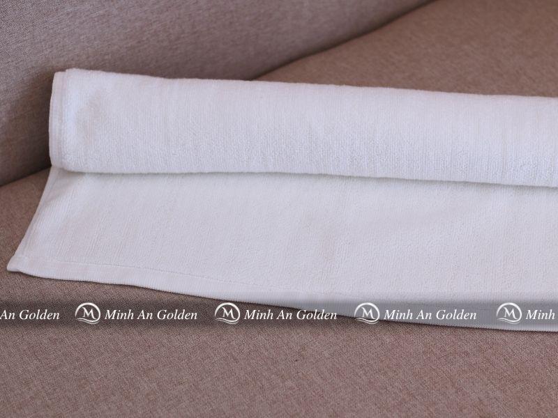 Mẫu thảm trắng trơn mềm mại, thấm nước nhanh