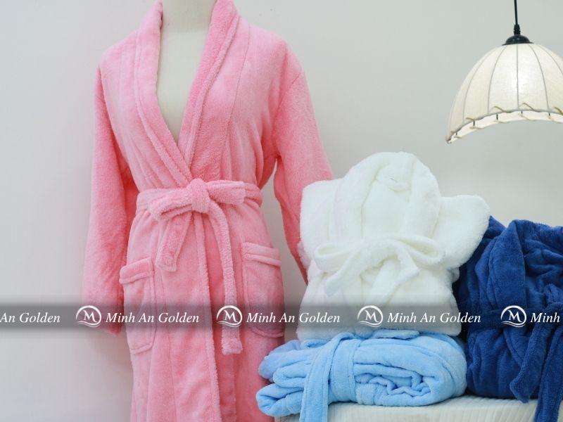 Áo tắm lông cừu giữ nhiệt tốt, mềm mịn và an toàn cho da