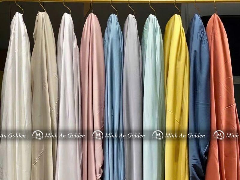 Cận cảnh sợi vải Tencel bề mặt mịn, óng ánh tự nhiên và độ rũ nhẹ đặc trưng Cận cảnh sợi vải Tencel bề mặt mịn, óng ánh tự nhiên và độ rũ nhẹ đặc trưng