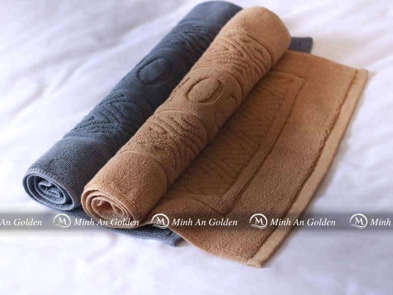 Thảm màu dập Welcome với chất liệu cotton hút ẩm cực nhanh