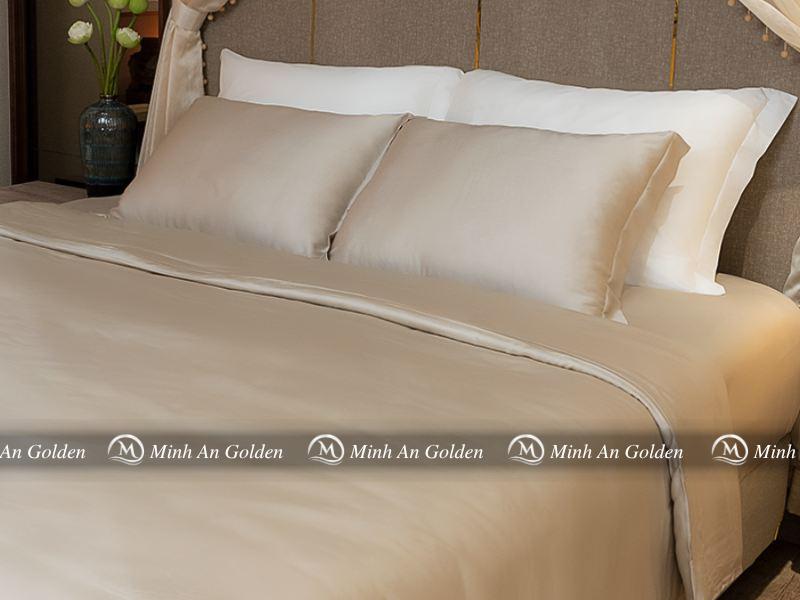 Ảnh bộ chăn ga bằng lụa tơ tằm cao cấp, mềm mại tự nhiên Ảnh bộ chăn ga bằng lụa tơ tằm cao cấp, mềm mại tự nhiên