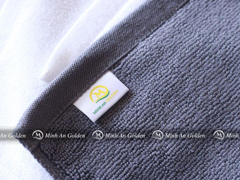 Bề mặt thảm chân màu dập welcome