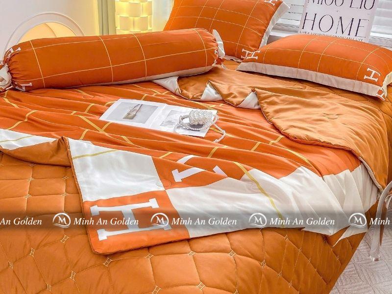 Chăn ga chất liệu phi lụa bóng mịn và bền đẹp Chăn ga chất liệu phi lụa bóng mịn và bền đẹp