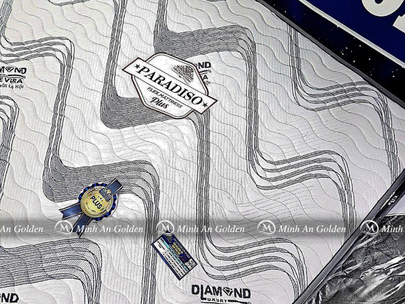 Đệm cao su tổng hợp Paradiso với bề mặt phẳng mịn và bền bỉ