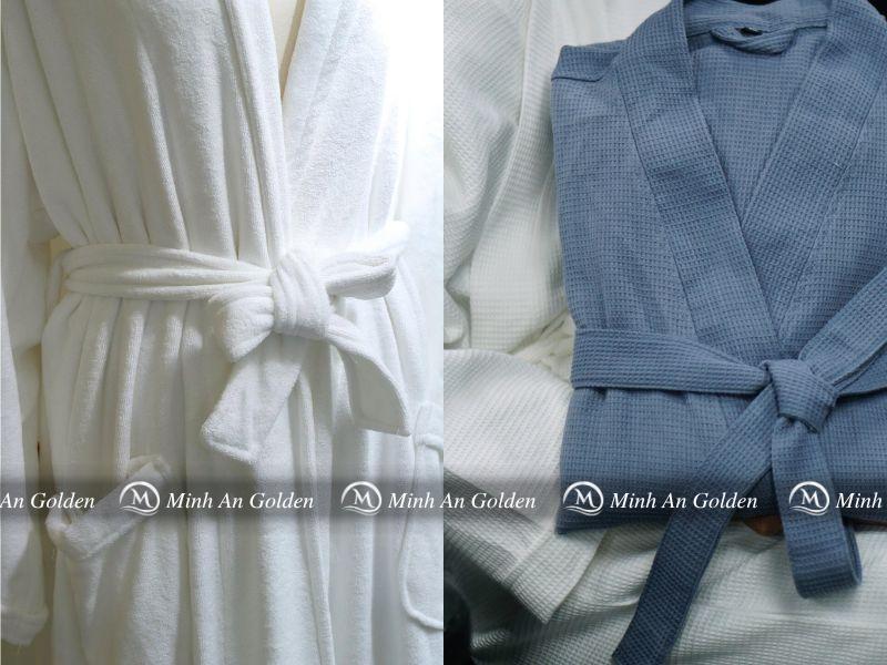 So sánh trực tiếp hai chất liệu vải sợi bông (mịn, dày) và tổ ong (vân nổi)