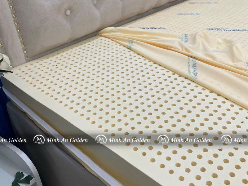 Đệm cao su đàn hồi tốt giúp nâng đỡ cột sống