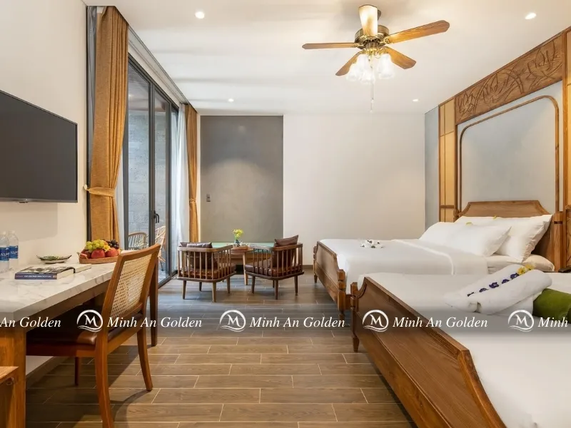 Không gian khách sạn sang trọng với bộ chăn ga cao cấp