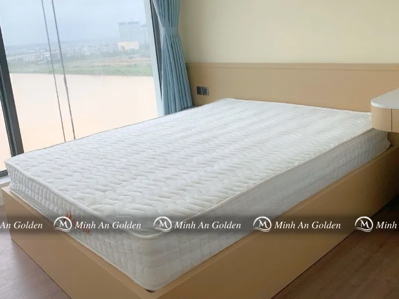 Đệm Marvolin với độ dày tiêu chuẩn cho khách sạn