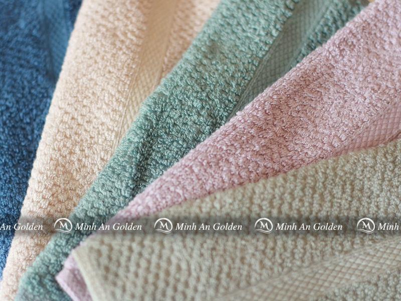 Khăn khách sạn modal có độ rũ đẹp, mềm mượt và bền màu