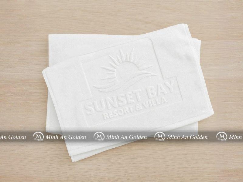 Khăn mặt dập logo giúp tạo điểm nhấn trong phòng tắm Khăn mặt dập logo giúp tạo điểm nhấn trong phòng tắm