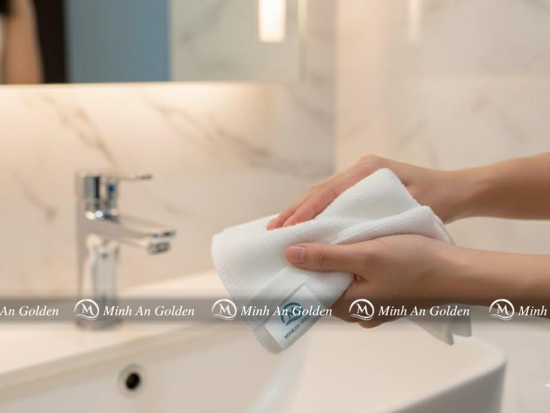khăn tay thấm hút nhanh và dễ sử dụng
