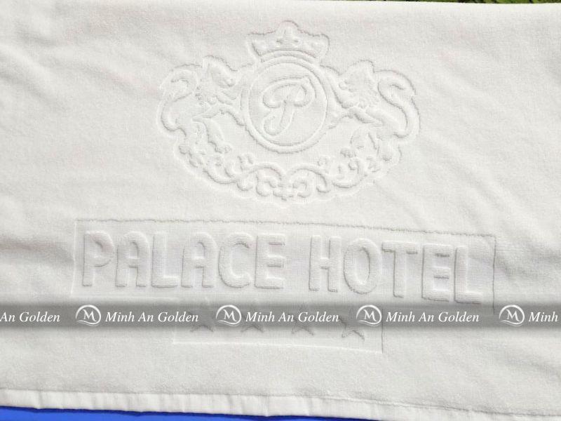 Khăn dập logo có họa tiết nổi trực tiếp trên bề mặt sợi bông Khăn dập logo có họa tiết nổi trực tiếp trên bề mặt sợi bông