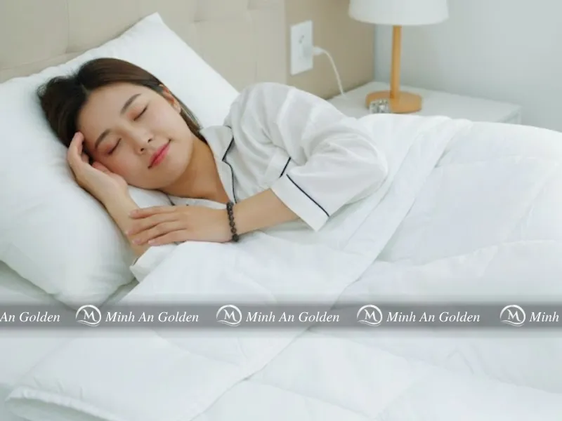 Ruột chăn khách sạn