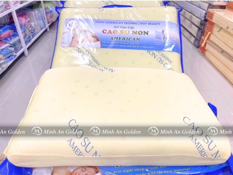 Gối memory foam ôm sát đường cong cổ, nâng đỡ tư thế ngủ đúng chuẩn