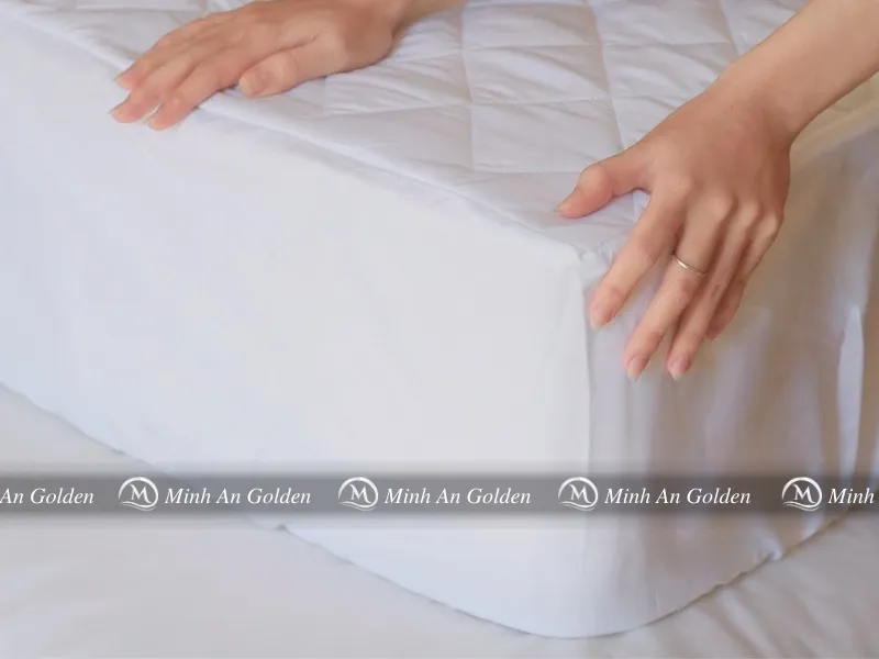 Bảo vệ nệm thường bọc chun có cấu tạo đơn giản, dễ sử dụng