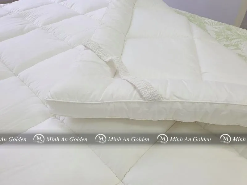 Topper bông gòn nhẹ, mềm và dễ vệ sinh