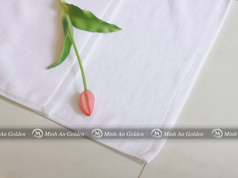 Thảm lau chân Minh An Golden có độ bền cao, thấm hút tốt